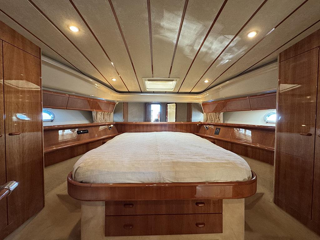 1999 FERRETTI YACHTS 53 
